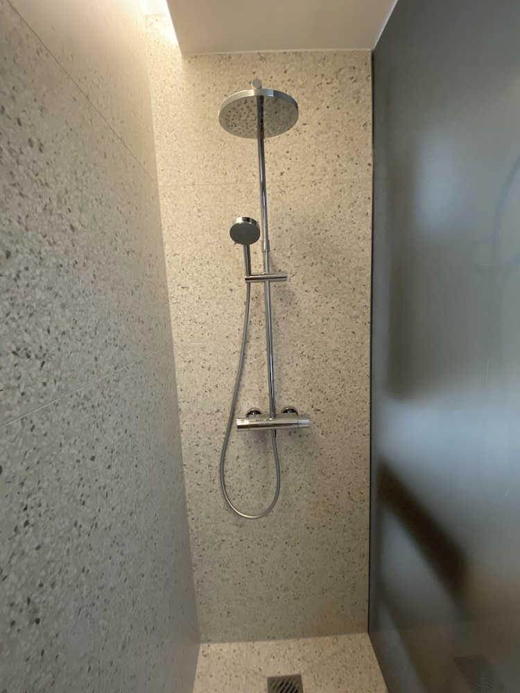 Hand-held showerhead