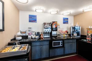 thumbnail: Breakfast area