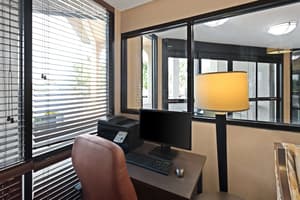 thumbnail: Business center