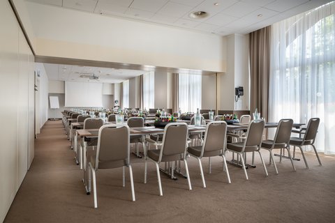 Fully equipped meeting rooms to spark ideas with ease