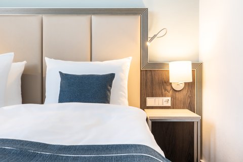 Recharge in comfy beds at Garner Hotel Essen - Handelshof