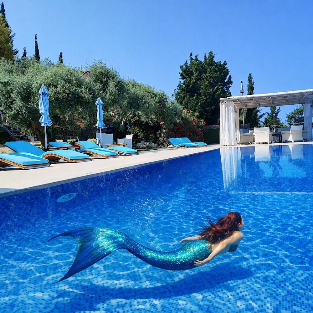 Private pool