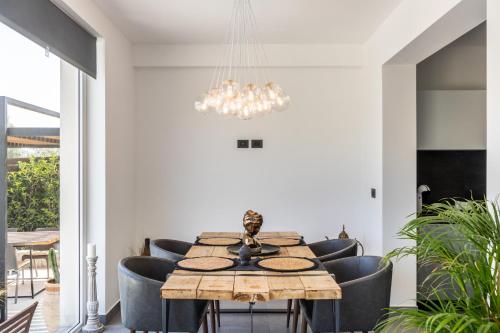 371649175.jpg