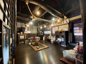 thumbnail: Interior detail