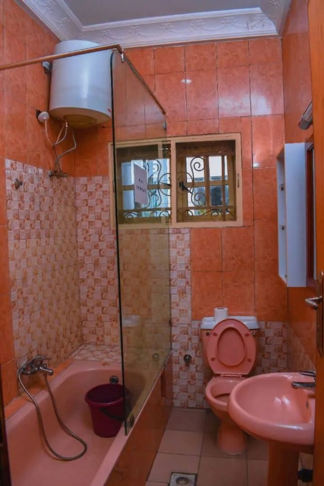 Bathroom amenities