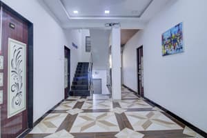 thumbnail: Interior entrance