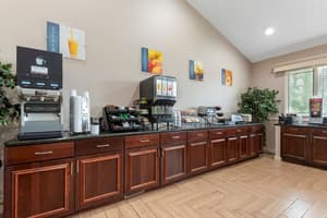thumbnail: Breakfast area