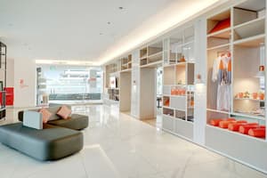 thumbnail: Lobby sitting area