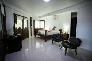 thumbnail: Room