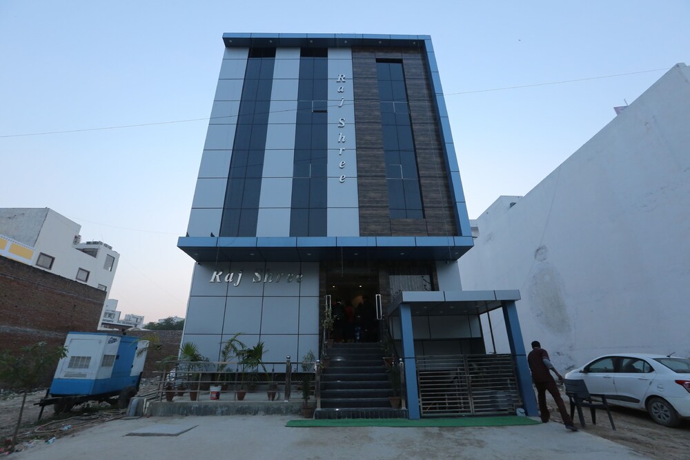 Primary image