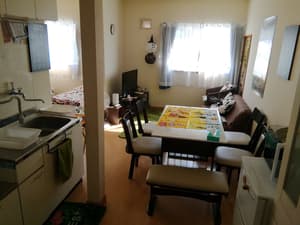 thumbnail: In-room dining