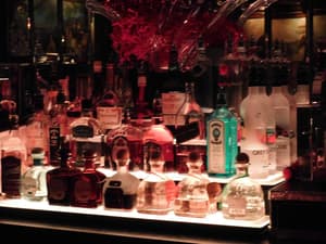 thumbnail: Bar (on property)