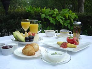 thumbnail: Outdoor dining