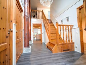 thumbnail: Interior