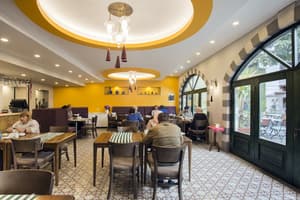 thumbnail: Breakfast area