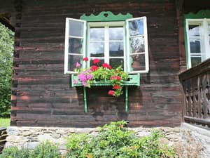 thumbnail: Exterior