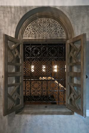 thumbnail: Exterior detail