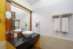 thumbnail: Bathroom