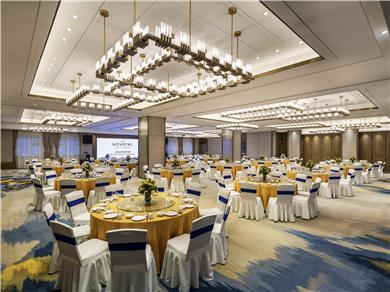 On-Site,Outdoor/Exterior,Business/Events,Meeting Room,Exterior View of Buil