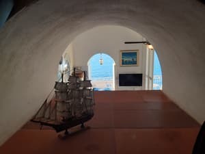 thumbnail: Interior detail