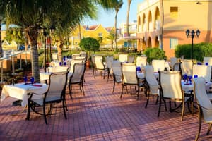 thumbnail: Outdoor dining