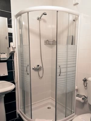 thumbnail: Bathroom shower