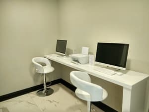 thumbnail: Business center