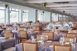 thumbnail: Restaurant