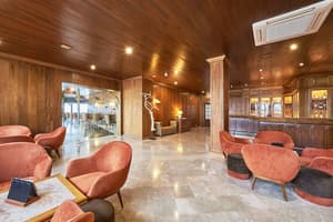 thumbnail: Bar (on property)