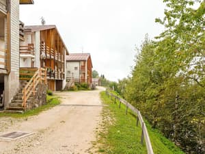thumbnail: Exterior