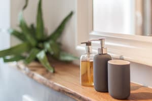 thumbnail: Bathroom amenities