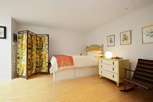 thumbnail: In-room dining