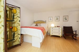 thumbnail: In-room dining