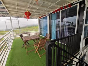 thumbnail: Lobby sitting area