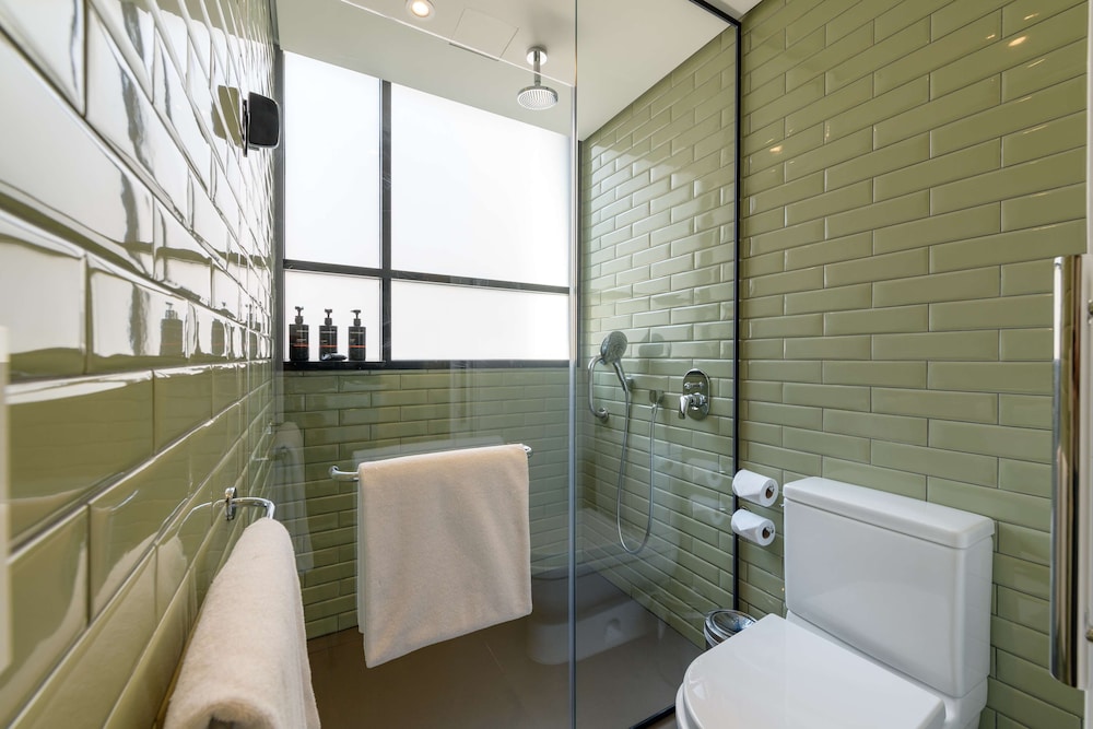 Bathroom shower