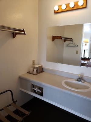 thumbnail: Bathroom sink