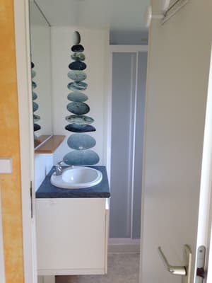 thumbnail: Bathroom amenities