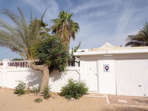 thumbnail: Front of property