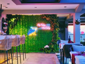 thumbnail: Restaurant