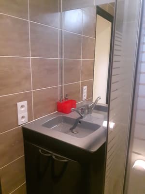 thumbnail: Bathroom sink
