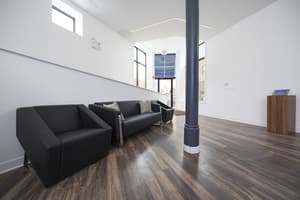 thumbnail: Lobby sitting area