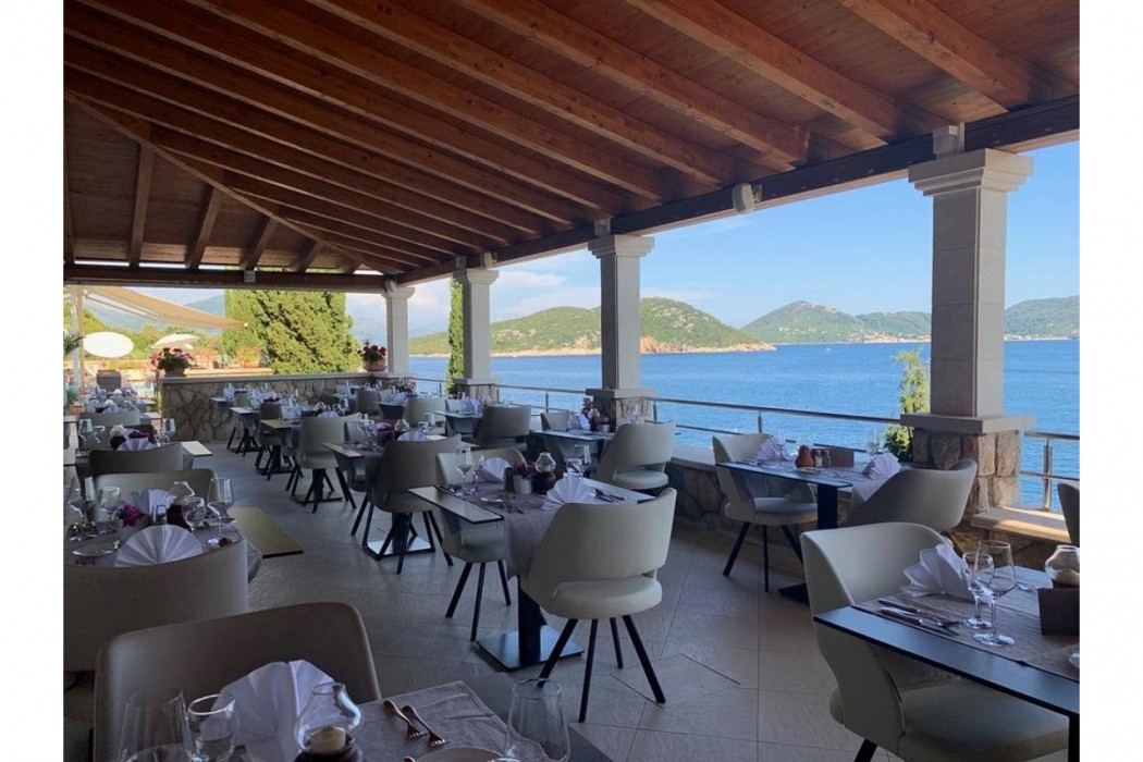 Restaurant-cafeteria