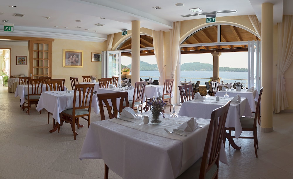 Restaurant-cafeteria