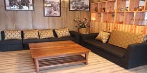 thumbnail: Lobby sitting area