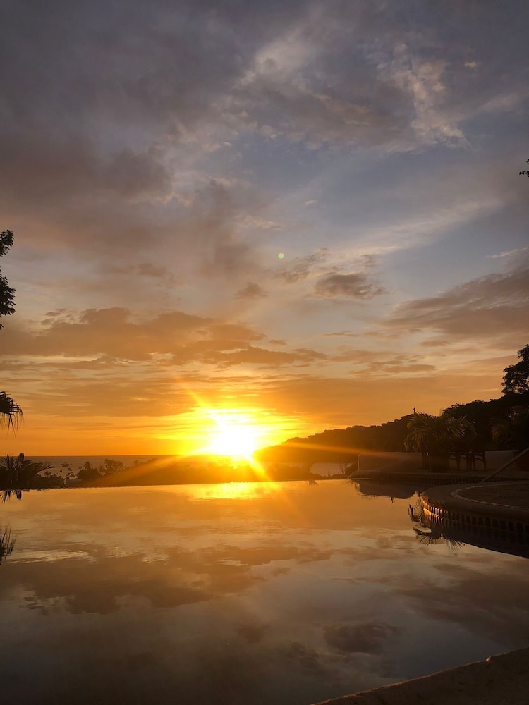 Infinity pool