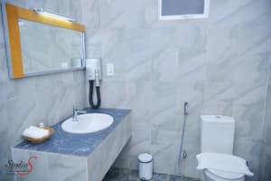 thumbnail: Bathroom