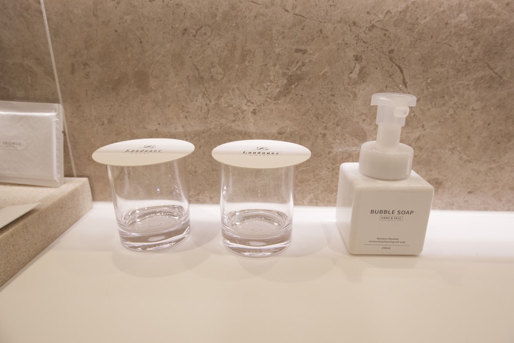 Bathroom amenities