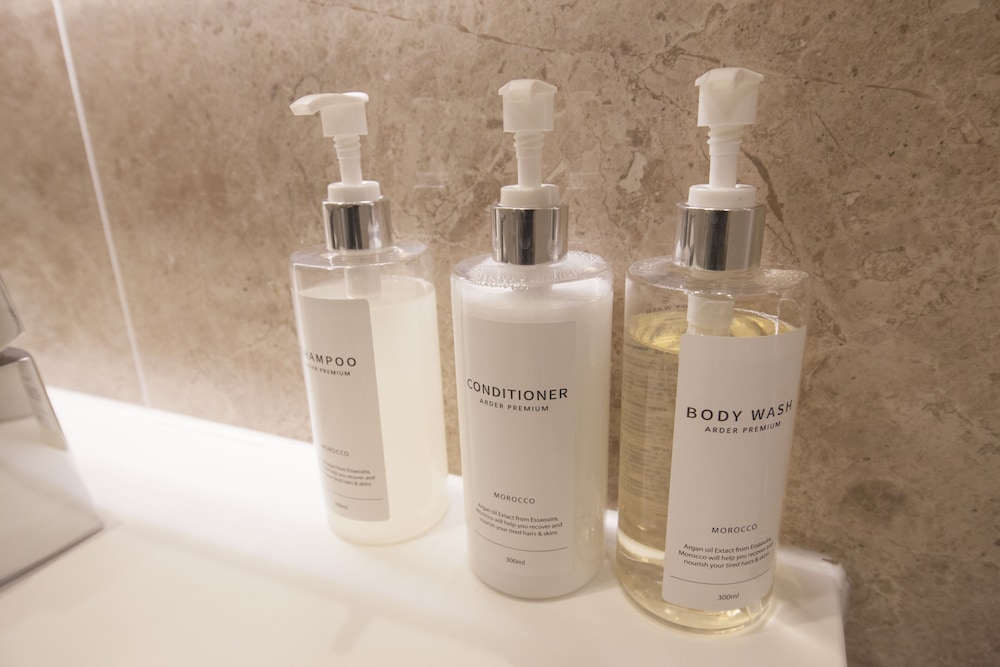 Bathroom amenities