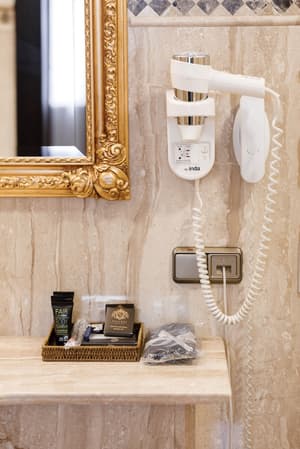 thumbnail: Bathroom amenities