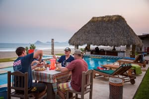 thumbnail: Outdoor dining